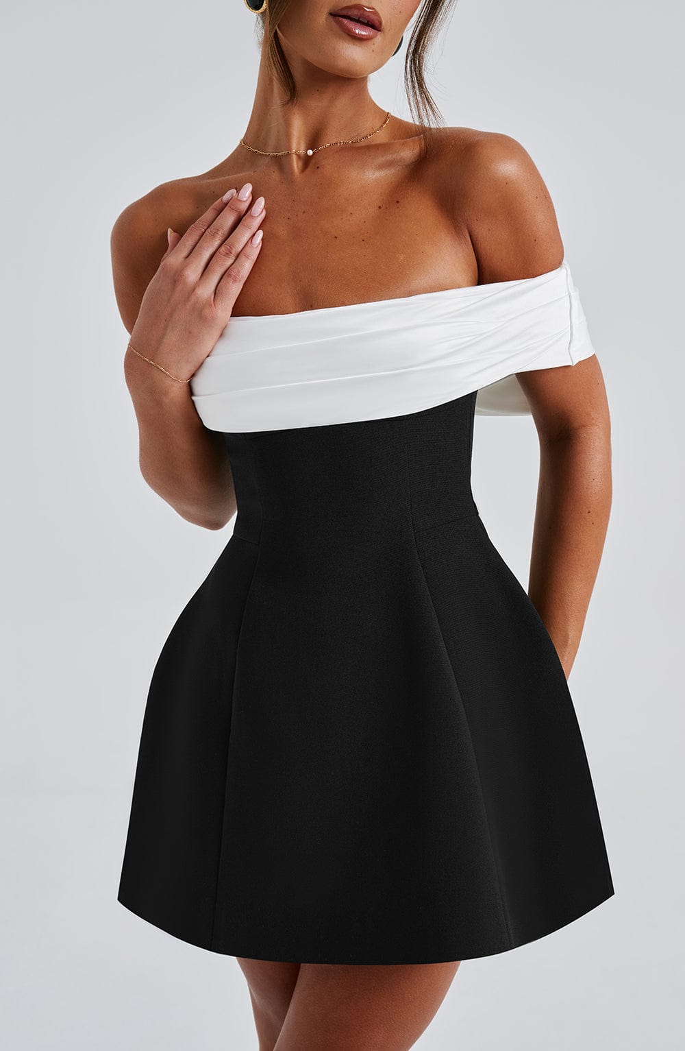 Delta Mini Dress - Black/White - Napalia