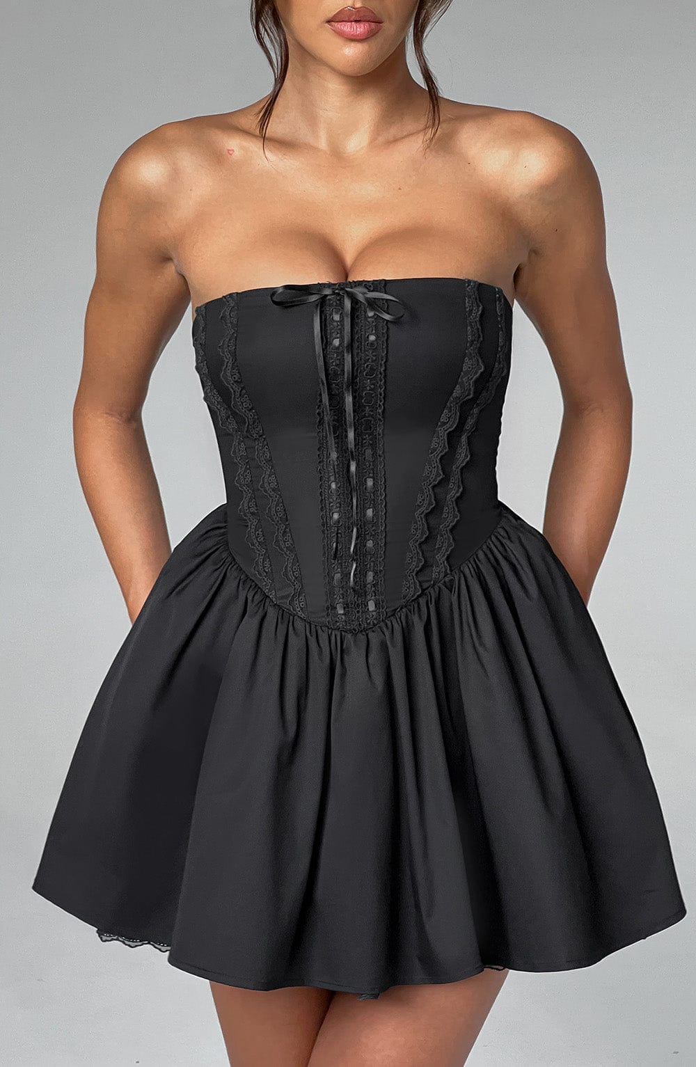 Evie Mini Dress - Black - Napalia