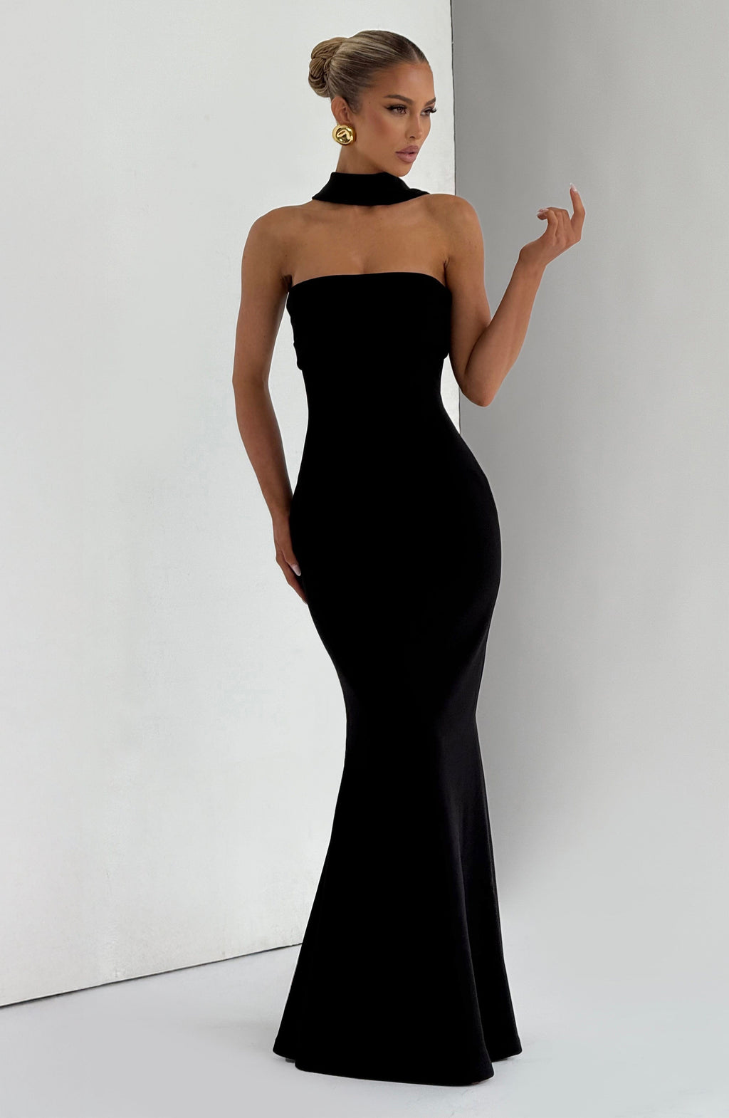 Leura Maxi Dress - Black - Napalia
