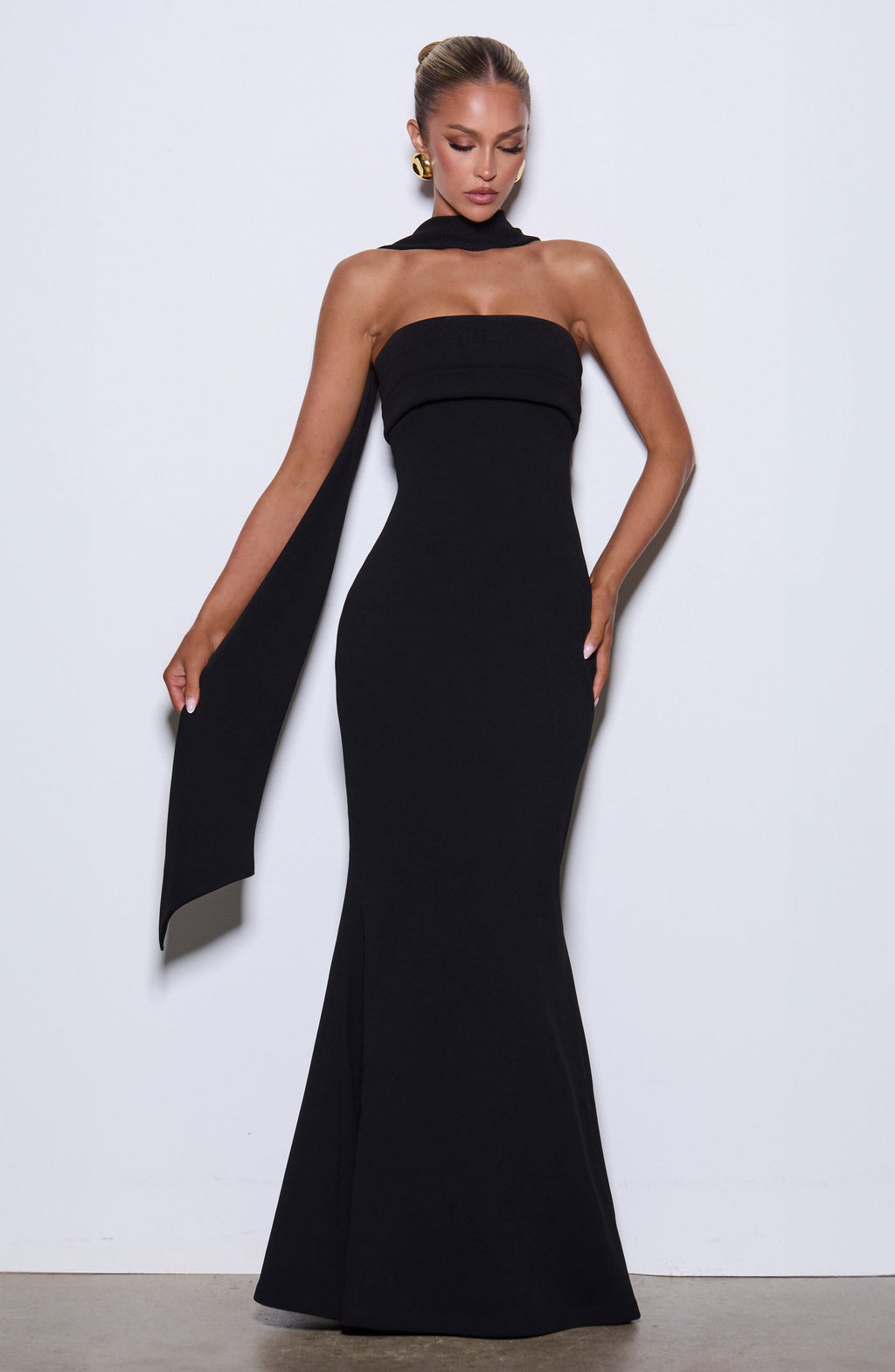 Leura Maxi Dress - Black - Napalia