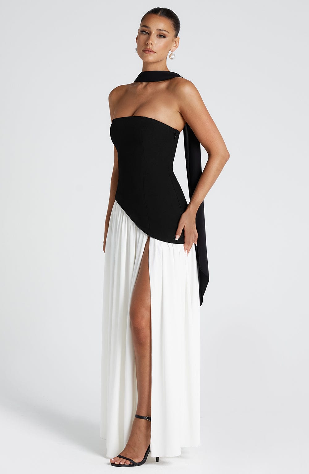 Maliyah Maxi Dress - Black/White - Napalia