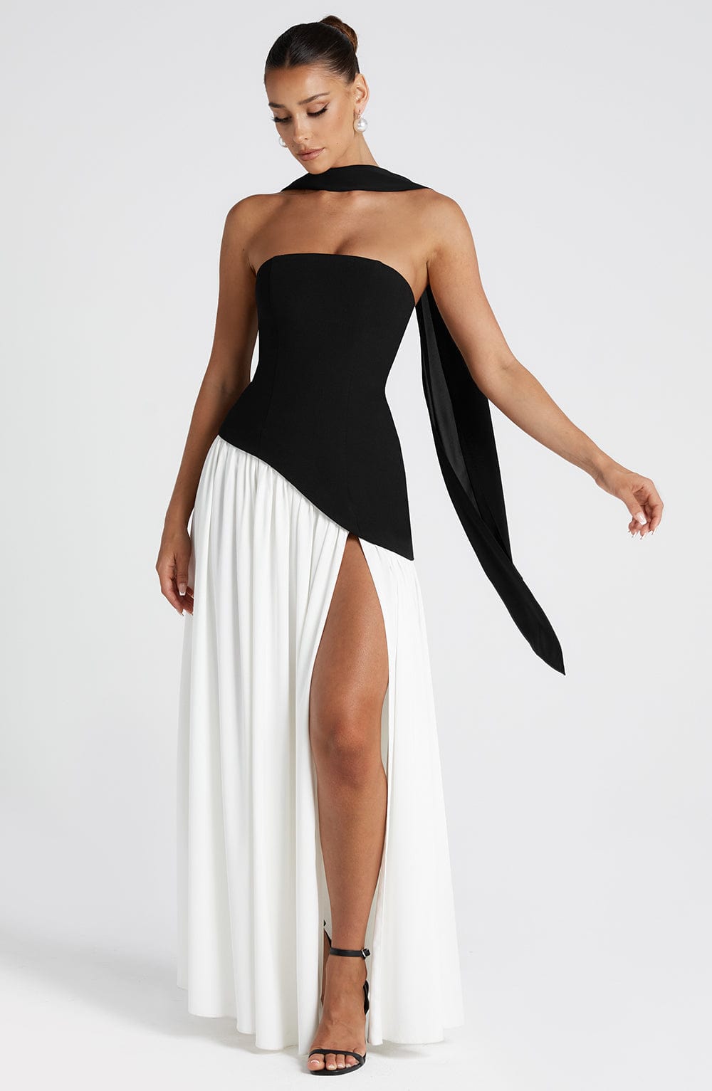 Maliyah Maxi Dress - Black/White - Napalia