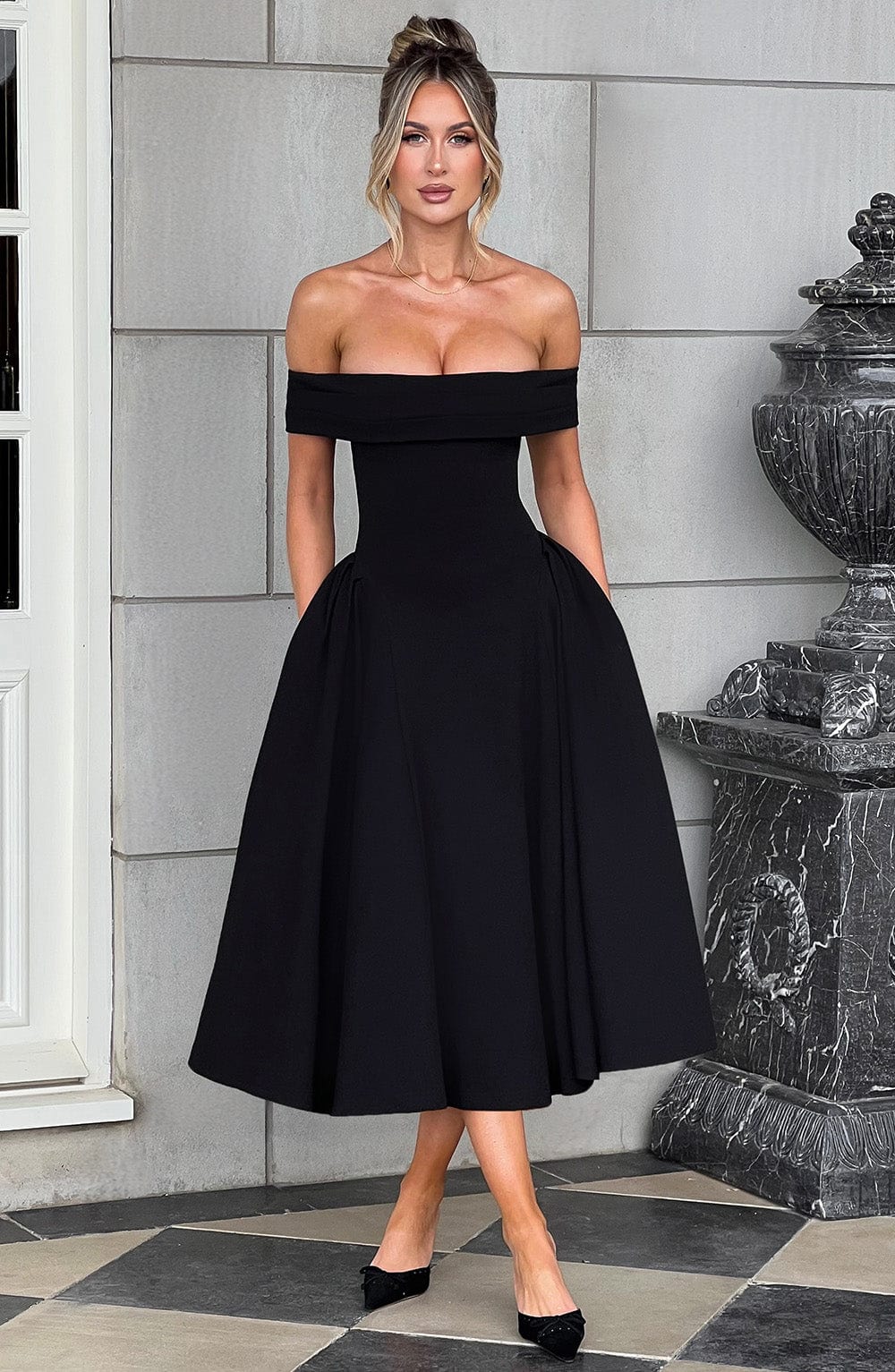 Miranda Midi Dress - Black - Napalia
