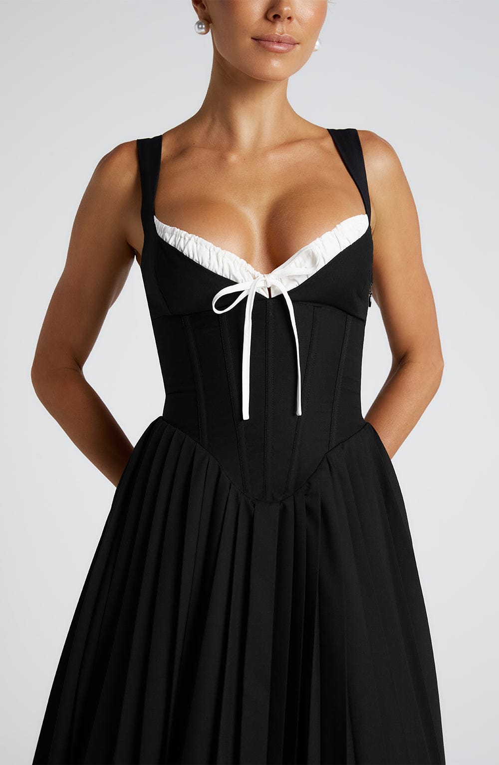 Natassia Midi Dress - Black/White - Napalia