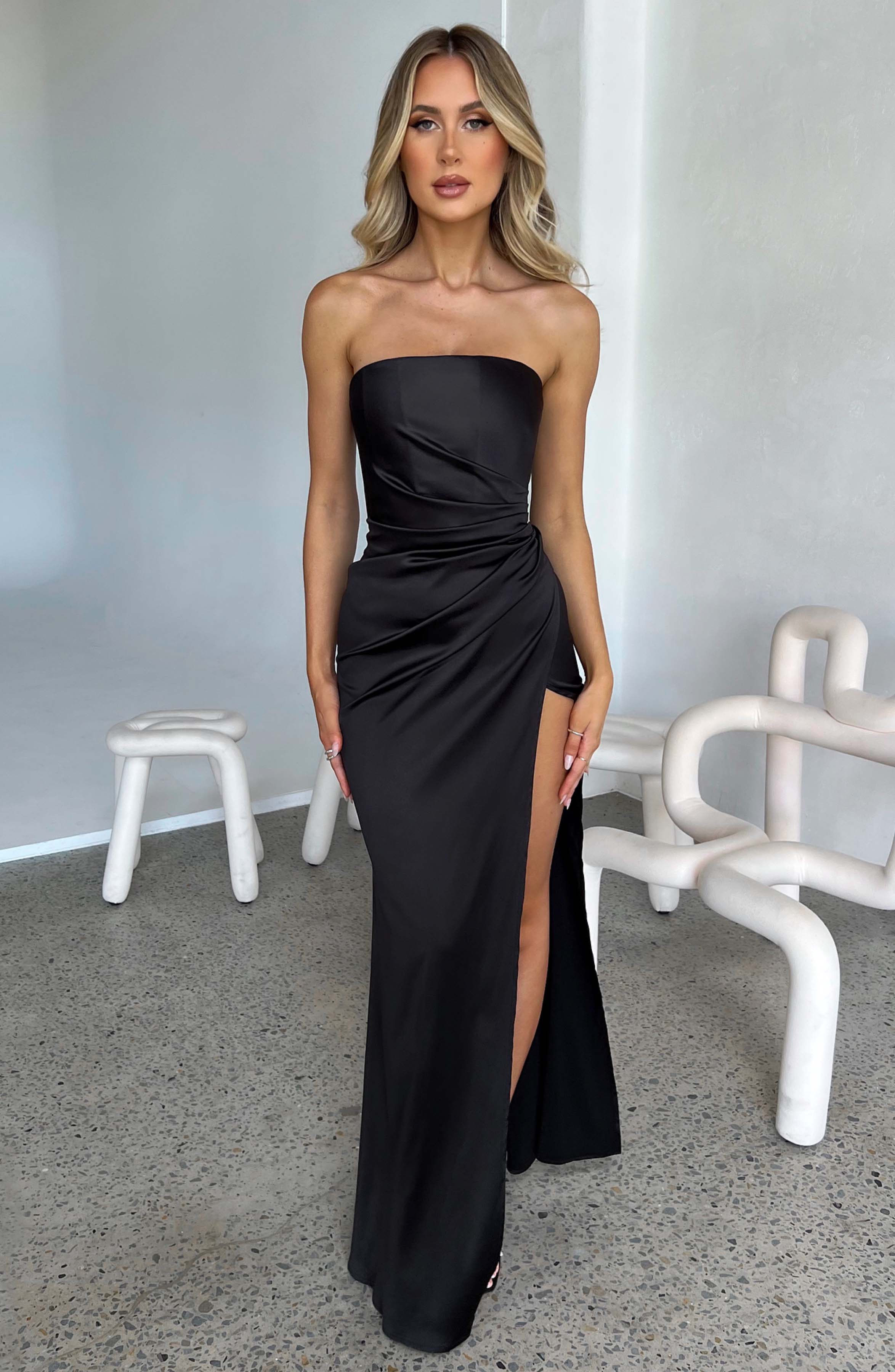 Safiya Maxi Dress - Black - Napalia