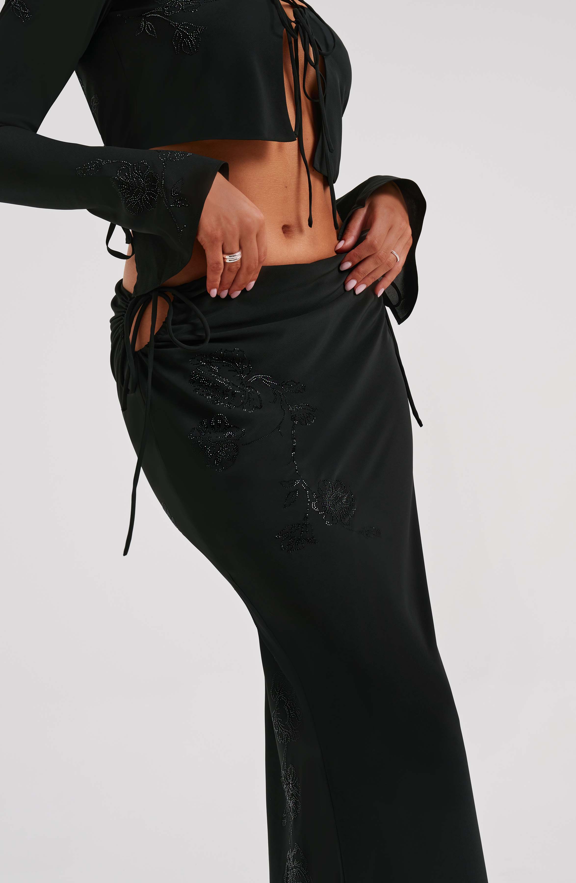 Tana Maxi Skirt - Black - Napalia